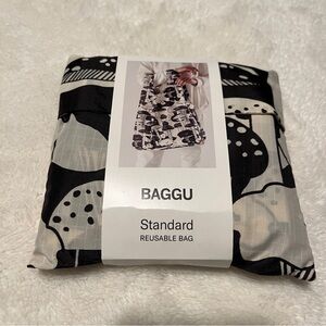 Baggu Archive Standard Reusable Bag in Mushroom print - Good used condition